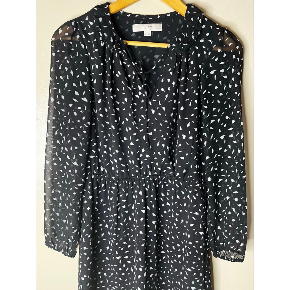Ann Taylor LOFT V-Neck Fit and Flare Dress - Classic Wardrobe Piece - 2 Petite - Picture 4 of 10